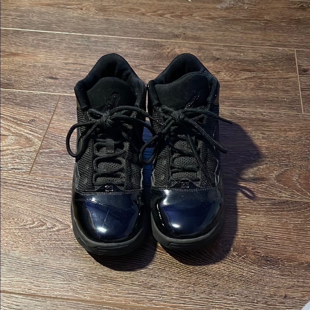 Nike Jordan Max Aura 2